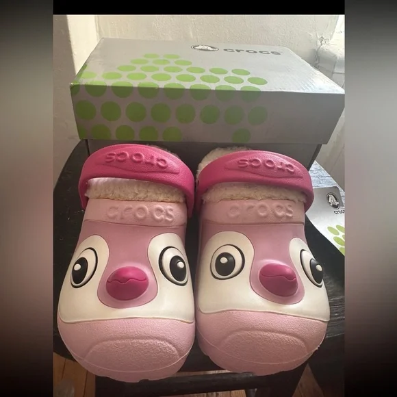 Pink penguin crocs - Picture 1 of 15